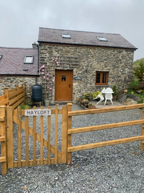 Tanyresgair Cottages House in Wales