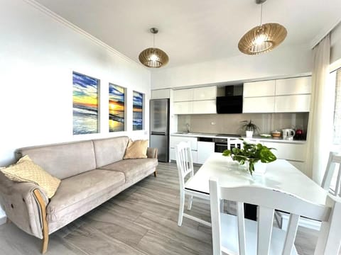 Kitchen or kitchenette, Living room, Dining area, pet friendly