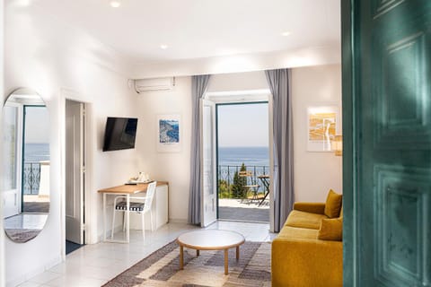 TV and multimedia, Living room, Bedroom, Sea view