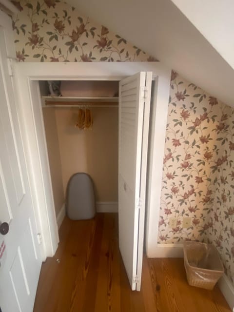 Ivy Lodge Bed and Breakfast in Newport