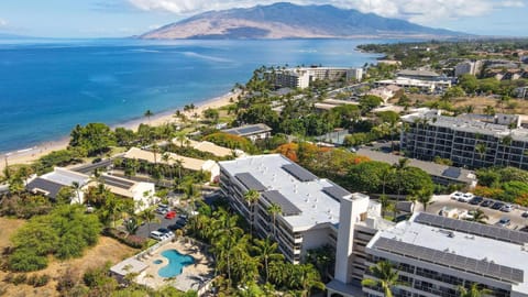 Property building, Day, Bird's eye view, Beach, Mountain view, Sea view, Swimming pool