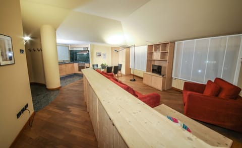 Kitchen or kitchenette, Living room, Seating area