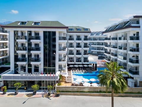 Property building, Swimming pool