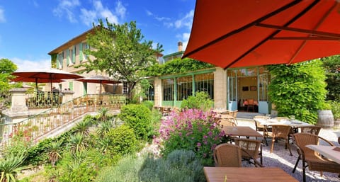 Patio, Facade/entrance