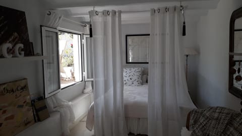 Casa Blanca Bed and Breakfast in Marina Baixa