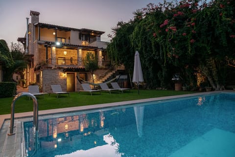 Property building, Garden, Pool view