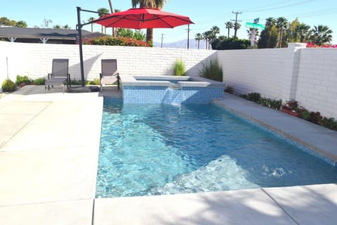 Property building, Restaurant/places to eat, Swimming pool, Breakfast
