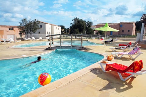 Swimming pool, sunbed