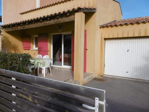 Property building, Patio, Day, View (from property/room), Balcony/Terrace, Dining area