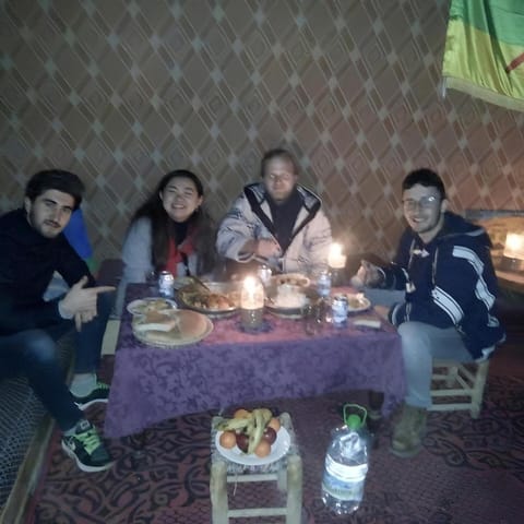 Night, People, Food and drinks, Food, Drinks, group of guests, Family