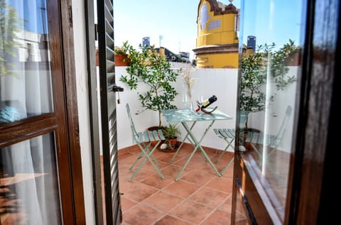 Balcony/Terrace, Balcony/Terrace, Photo of the whole room, Quiet street view
