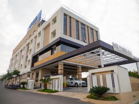 Property building, Facade/entrance, Day, Parking