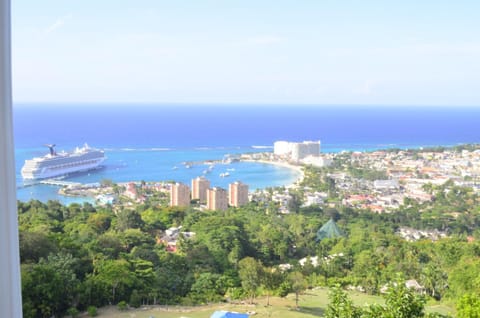 City view, Sea view