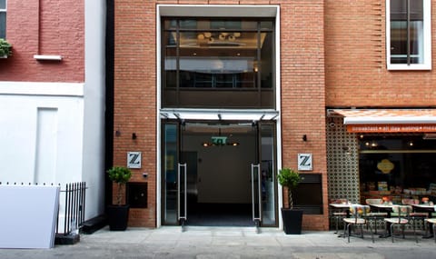 Facade/entrance