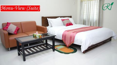 Bed, Seating area