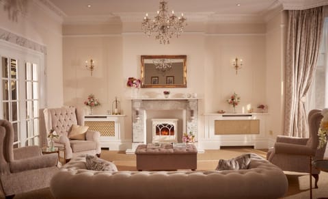 Communal lounge/ TV room, Living room, Lobby or reception, Lounge or bar, Seating area