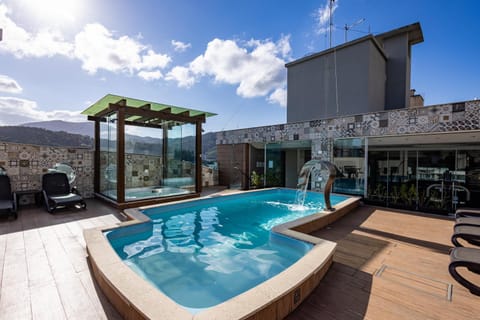 Hot Tub, Mountain view, Swimming pool, sunbed