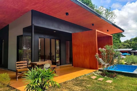 Property building, Balcony/Terrace, Swimming pool