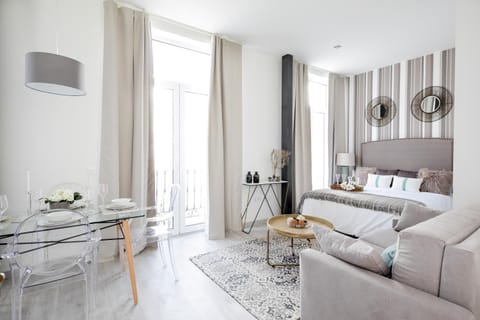 Living room, Dining area, Bedroom
