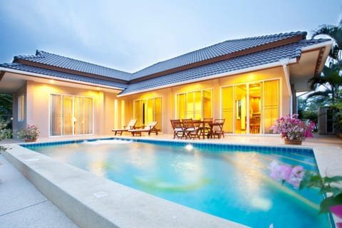 Balcony/Terrace, Swimming pool