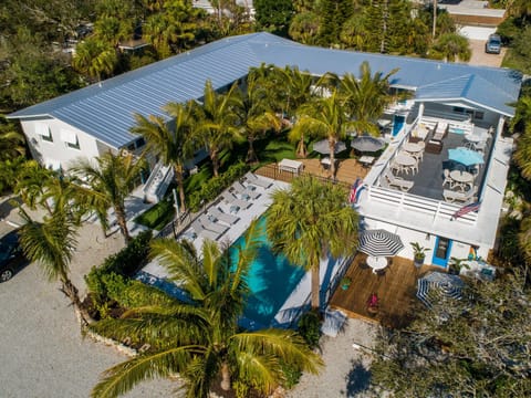 Property building, Bird's eye view, Balcony/Terrace, Pool view, Swimming pool