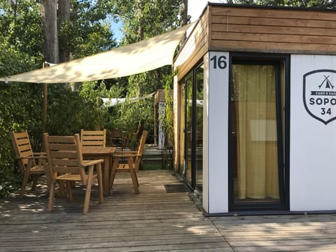 Property building, Patio, Day, Dining area
