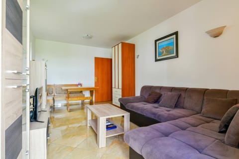 Rooms and Apartments Oregon Bed and Breakfast in Budva