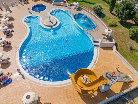 Bird's eye view, Swimming pool