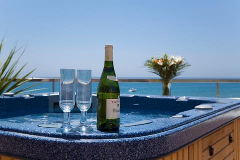 Activities, Hot Tub, Balcony/Terrace, Beach