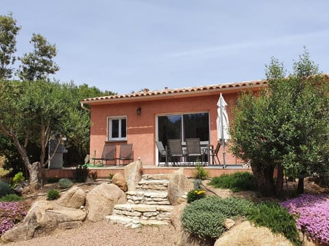 Patio, Facade/entrance, BBQ facilities, Garden, Balcony/Terrace, Decorative detail, Garden view, Garden view, Landmark view