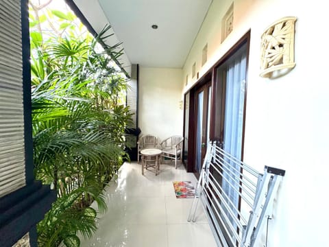 Dwiputra Guest House Bed and Breakfast in North Kuta