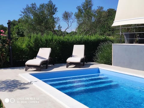 Swimming pool, Swimming pool