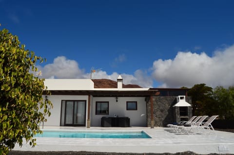 BBQ facilities, Garden, Balcony/Terrace, Swimming pool, Swimming pool