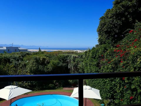 Balcony/Terrace, Pool view, Sea view