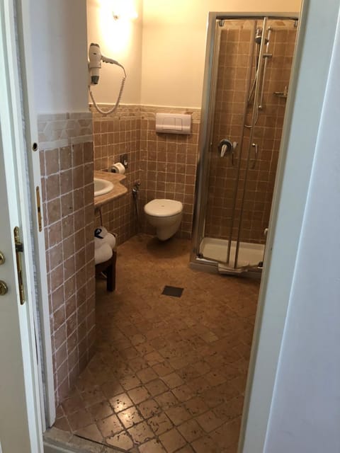 Bathroom, Photo of the whole room