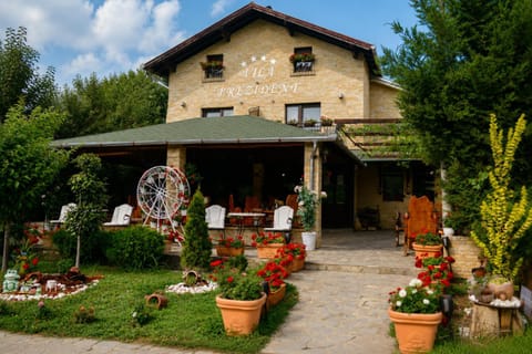 Property building, Garden