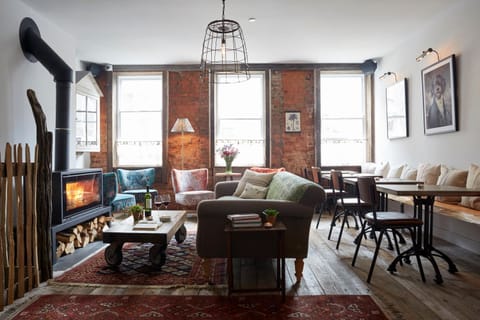 Lounge or bar, Seating area