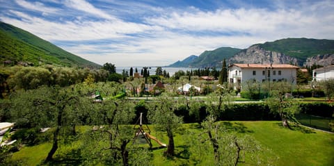 Facade/entrance, Bird's eye view, Garden view