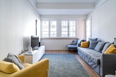 Communal lounge/ TV room, Living room, Seating area