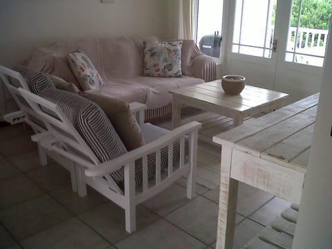 Lounge or bar, Seating area