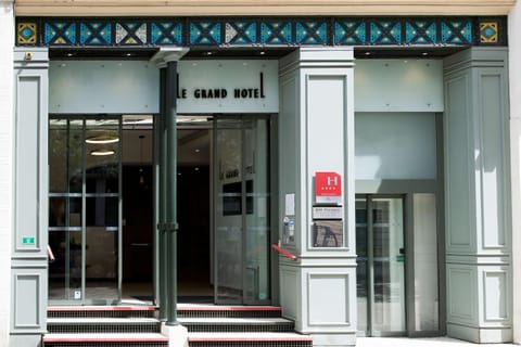 Property building, Lobby or reception