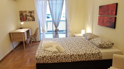 Menta errathens Apartment - Athens Center, 5 BD, 2 BATH Apartment in Athens
