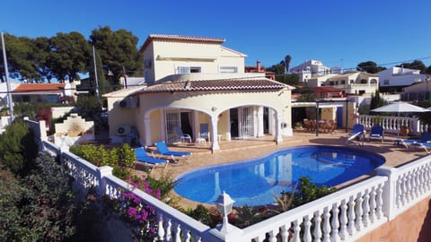 Property building, Swimming pool, Swimming pool, sunbed