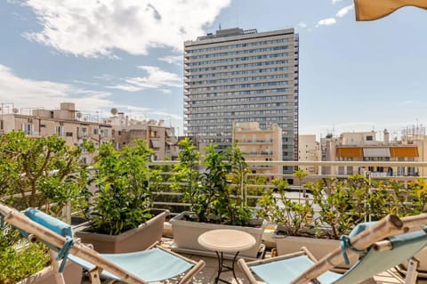 Balcony/Terrace, City view, sunbed