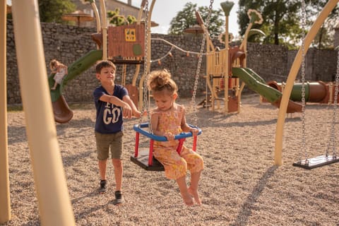 Château De Chaussy House in Provence-Alpes-Côte d'Azur