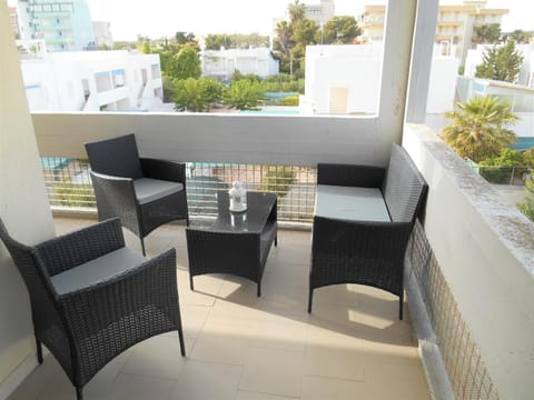 Patio, Day, View (from property/room), Balcony/Terrace