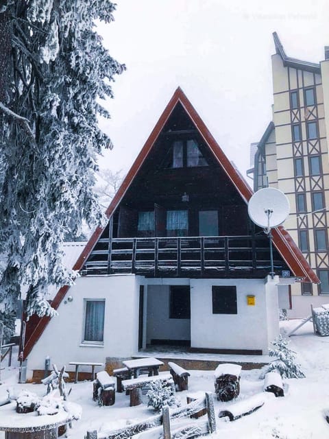 Property building, Day, Winter