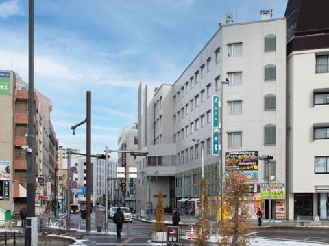 Property building, Day, Neighbourhood, Street view, Location