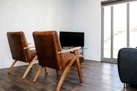 TV and multimedia, Seating area