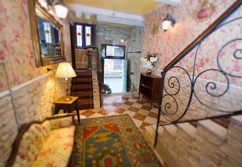 Living room, Decorative detail